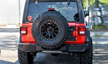 Крепление под запаску большего диаметра Jeep Wrangler JL фото