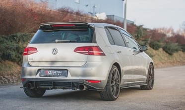 Бічні дифузори на задній бампер Volkswagen Golf 7 GTI фото
