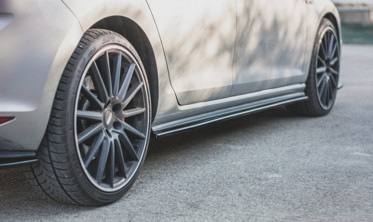 Боковые диффузоры на пороги Volkswagen Golf 7 GTI (узкие) вер.2 фото