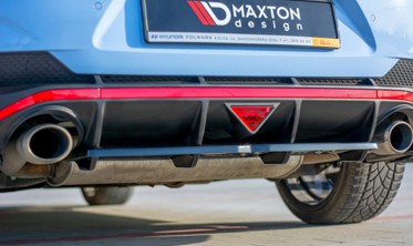 Центральний диффузор заднего бампера Hyundai I30 N Fastback Mk3 с вертикальніми ребрами фото