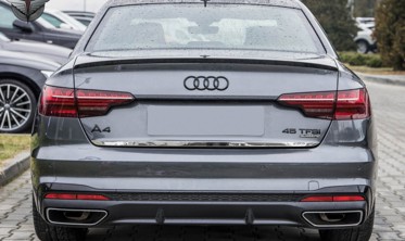 тюнинговая накладка на крышку багажника Audi A4 фото