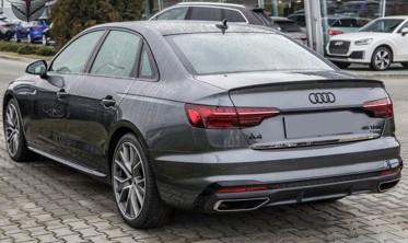 тюнинговая накладка на крышку багажника Audi A4 фото