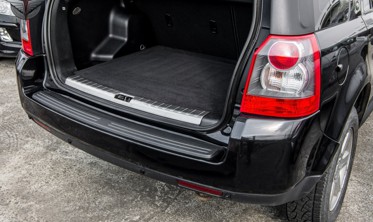 защитная накладка порога багажника Land Rover Freelander II фото