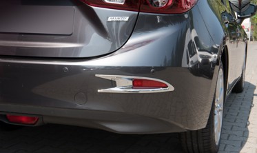 хром накладки на задні протитуманки MAZDA 3 Sedan фото
