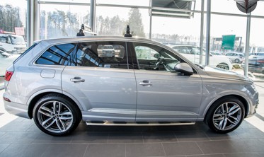 пороги (подножки боковые) Audi Q7 II (под оригинал) фото