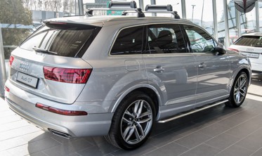 пороги (подножки боковые) Audi Q7 II (под оригинал) фото