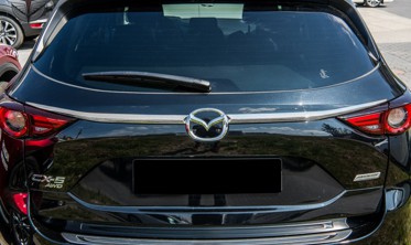 хром накладка на крышку багажника Mazda CX-5 (из 2-х частей) фото