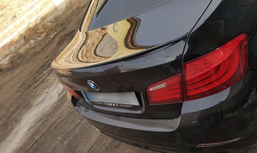 Спойлер BMW F10 стиль М-performance (Fiberglass) фото