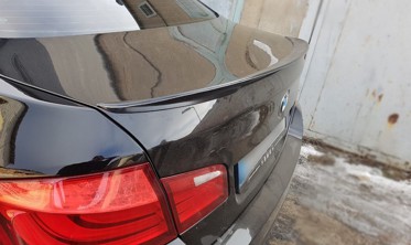 Спойлер BMW F10 стиль М-performance (Fiberglass) фото