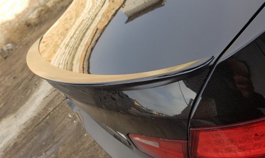 Спойлер BMW F10 стиль М-performance (Fiberglass) фото