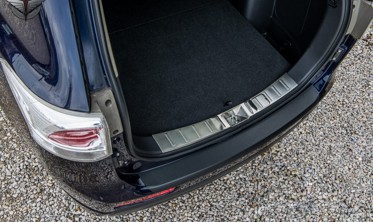 Защитная накладка порога багажника Mitsubishi Outlander III фото