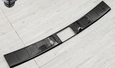Защитная накладка порога багажника Mitsubishi Outlander III черная фото