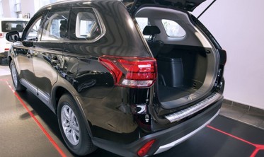 Накладка на задний бампер Mitsubishi Outlander III FL фото