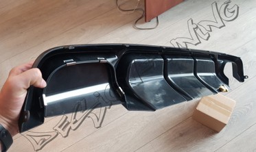 Диффузор заднього бампера BMW E39 M5 / М-пакет з ребрами фото