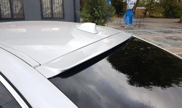 Спойлер (бленда) на заднее стекло BMW F10 фото