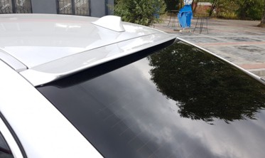 Спойлер (бленда) на заднее стекло BMW F10 фото