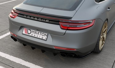 Центральна накладка заднього бампера Porsche Panamera Turbo 971 фото