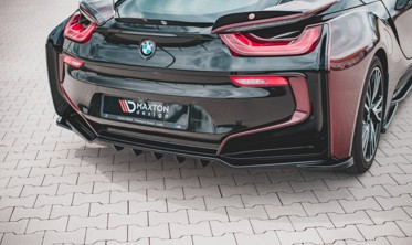 Дифузор заднього бампера BMW I8 з вертикальними ребрами фото