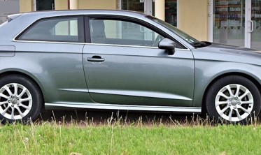 Накладки на пороги Audi A3 8V хетчбек 3 двери стиль S3 / S-line  фото