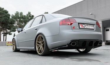 Боковые накладки заднего бамера Audi RS4 B7 Sedan вер.2 фото