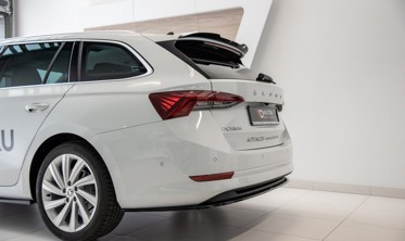 Накладка на спойлер Skoda Octavia Standart / RS MK4 Combi фото