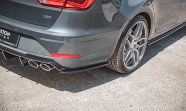 Комплект накладок заднього бампера Seat Leon Cupra MK3 FL Sportstourer вер.2 фото