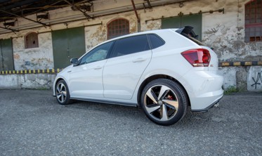 Боковые диффузоры порогов Volkswagen Polo MK6 GTI фото