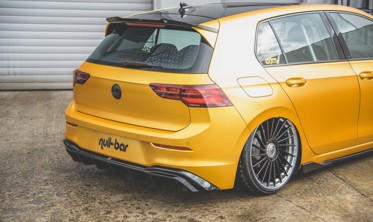 Диффузор на задний бампер с ребрами VW Golf 8  фото