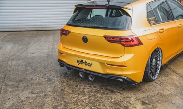 Тюнинг накладка на задний бампер VW Golf 8 в стиле R32 фото