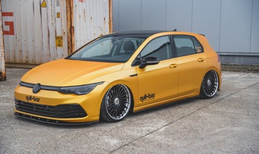 Боковые тюнинг накладки порогов VW Golf 8 вер.1 фото