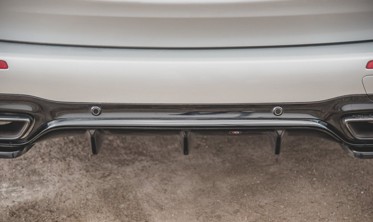 Центральная накладка заднего бампера Mercedes W213 E63 AMG седан, универсал фото
