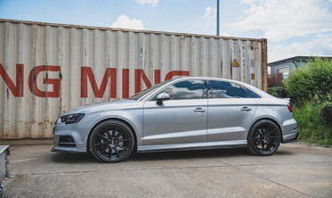 Тюнинговые листвы под пороги Audi S3 / A3 S-line Sedan 8V FL вер.2 фото