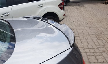спойлер BMW F10 M4 V look карбон фото
