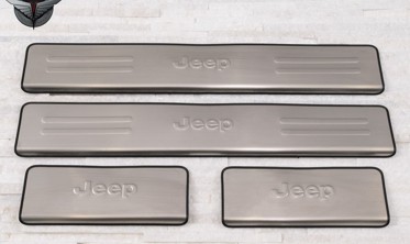 захисні накладки на пороги з написом JEEP GRAND CHEROKEE IV WK2 фото