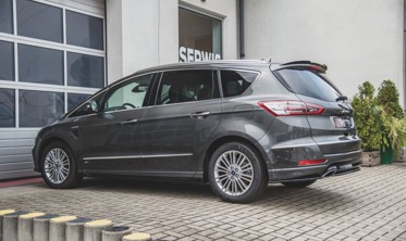 Тюнинговые накладки боковых порогов Ford S-Max MK2 рестайл фото