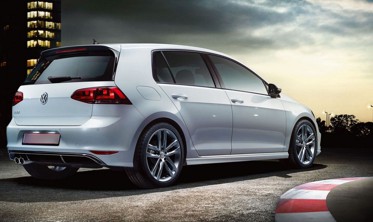 Накладки на пороги VW Golf 7 в R-стиле фото