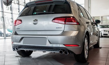 дифузор заднього бампера VW GOLF VII рестайл з муляжами вихлопних труб фото