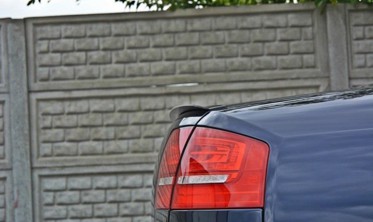 Спойлер Audi S8 D3 (чорний глянс.) фото
