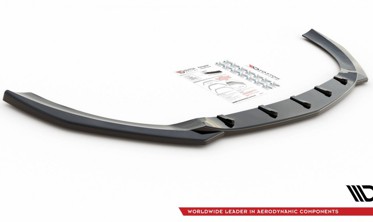 Накладка переднього бампера Mercedes CLA AMG-line C118/X118 фото