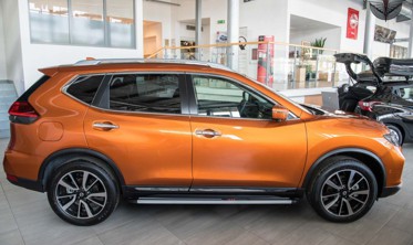 пороги-подножки Nissan X-Trail Т32 с надписью X-Trail фото