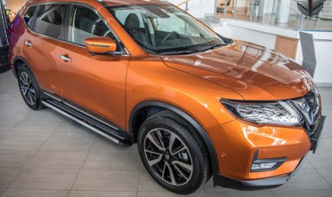 пороги-подножки Nissan X-Trail Т32 с надписью X-Trail фото