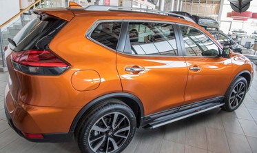 пороги-подножки Nissan X-Trail Т32 с надписью X-Trail фото