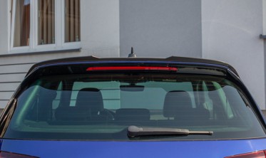 Накладка на спойлер багажника VW Golf 7 / 7 рест. R / R-Line / GTI вер.2 фото
