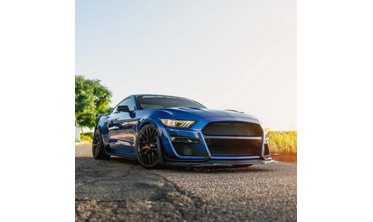 Тюнінговий бампер Ford Mustang з дифузором у стилі GT500 фото