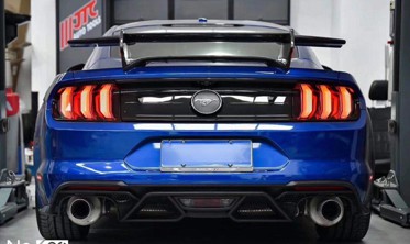 Бампер задний Ford Mustang с диффузором в стиле Shelby GT500 фото