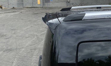 Накладка на спойлер Volkswagen Caddy MK3 рестайл фото