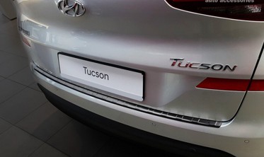Защитная накладка на бортик заднего бампера Hyundai Tucson III черная фото