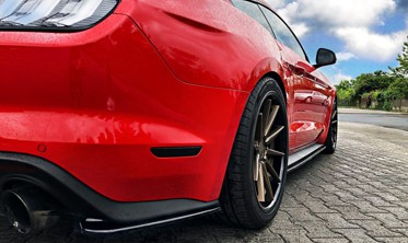 Боковые накладки заднего бампера Ford Mustang Mk6 послерестайл фото