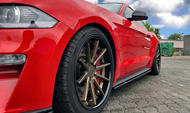 Бічні накладки під пороги Ford Mustang Mk6 рестайл фото