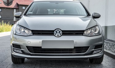 Дневные ходовые огни (DRL)  VW Golf 7 с указателем поворота фото
